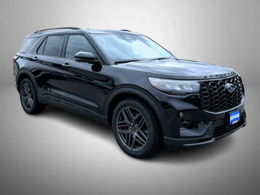 2025 Ford Explorer ST photo 1
