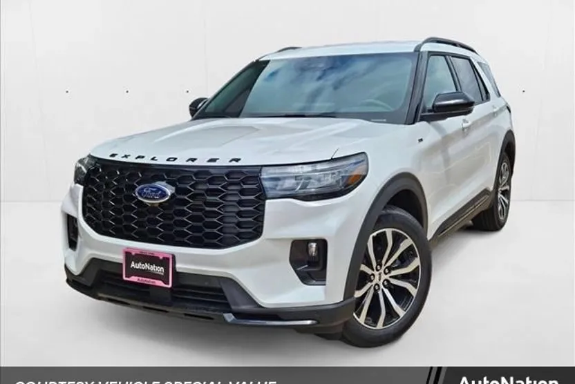 2025 Ford Explorer ST-Line photo 1