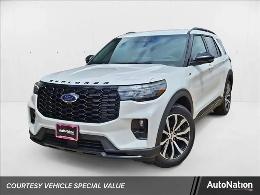 2025 Ford Explorer ST-Line photo 1