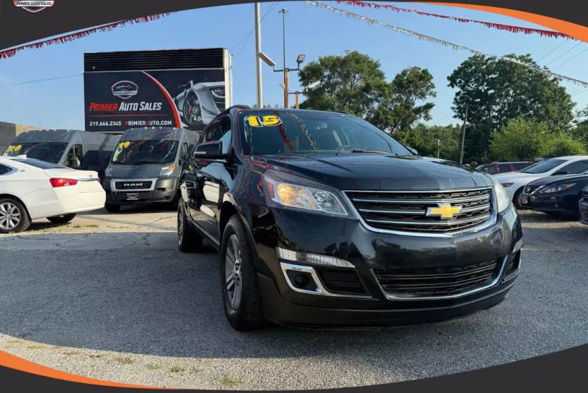 2015 Chevrolet Traverse 1LT photo 1