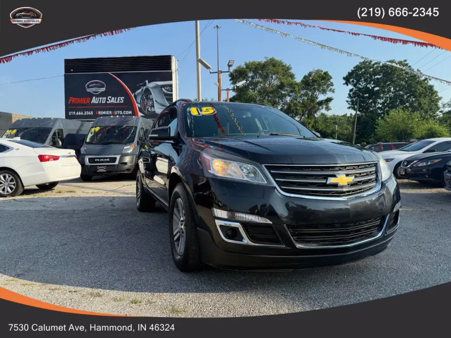 2015 Chevrolet Traverse 1LT photo 1
