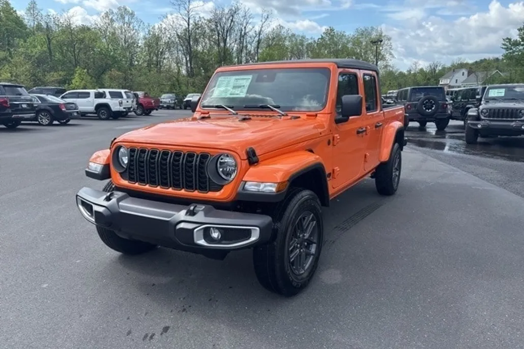 2025 Jeep Gladiator Sport S photo 1