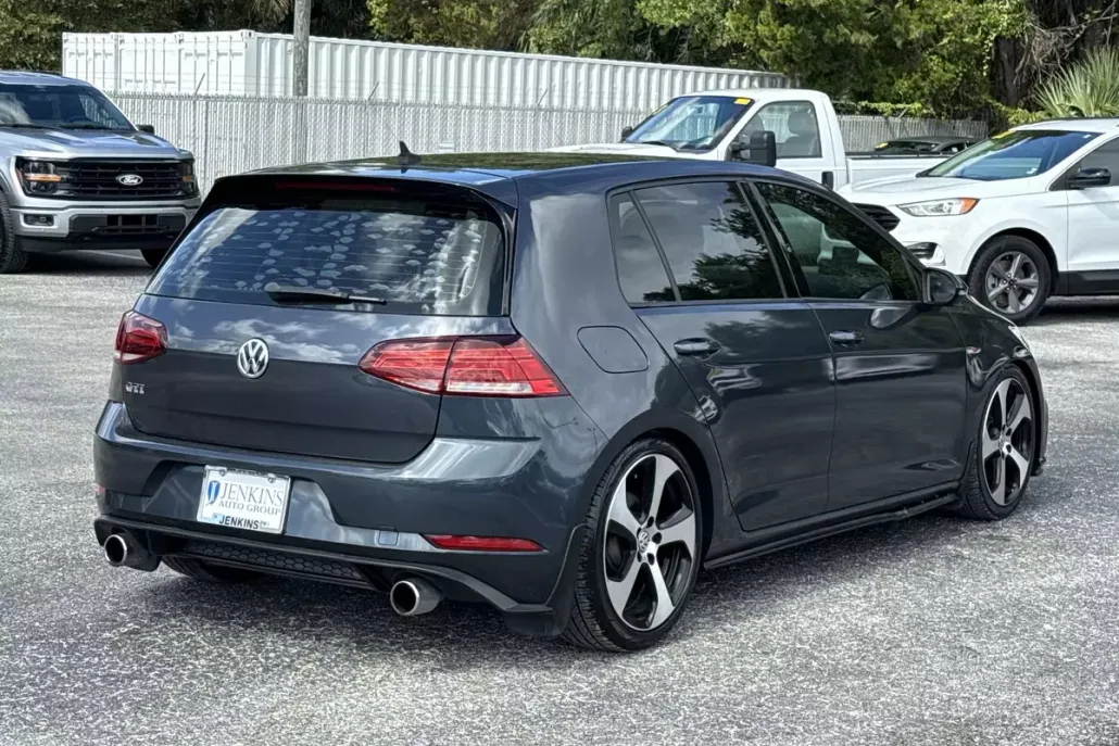 2018 Volkswagen Golf GTI S photo 1
