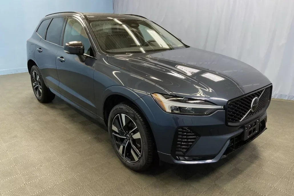 2026 Volvo XC60 B5 Core photo 1