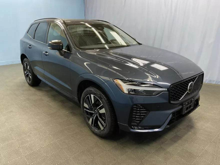 2026 Volvo XC60 B5 Core photo 1