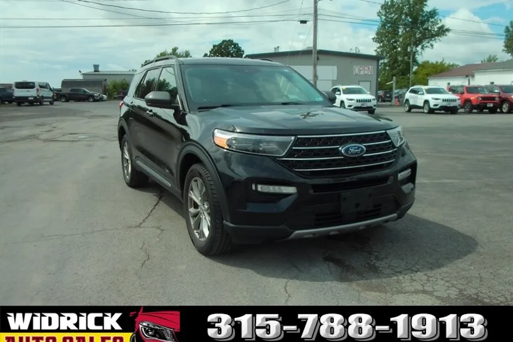 2022 Ford Explorer XLT photo 1