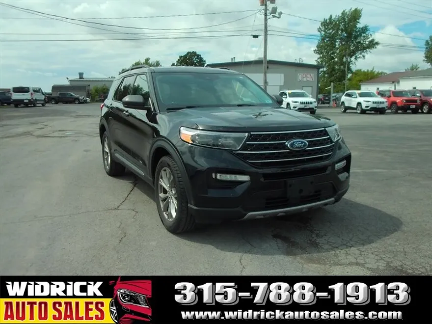 2022 Ford Explorer XLT photo 1