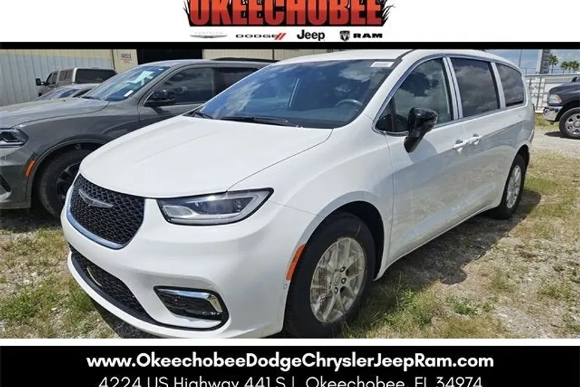 2025 Chrysler Pacifica photo 1