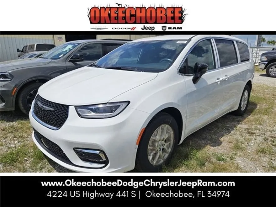 2025 Chrysler Pacifica photo 1