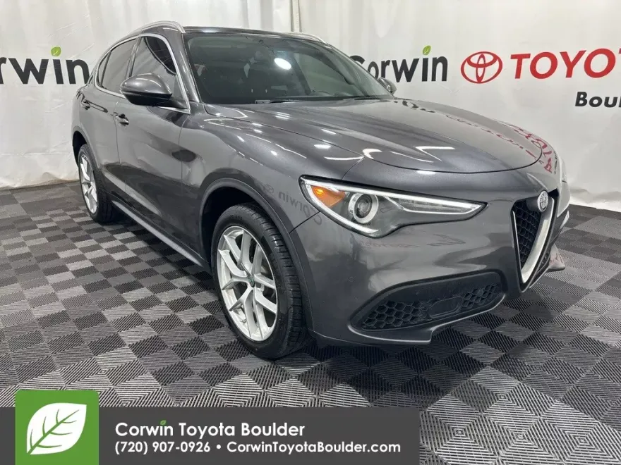 2018 Alfa Romeo Stelvio Ti photo 1
