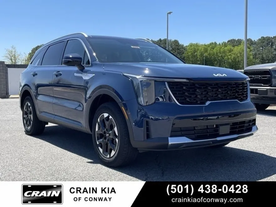 2024 Kia Sorento S photo 1