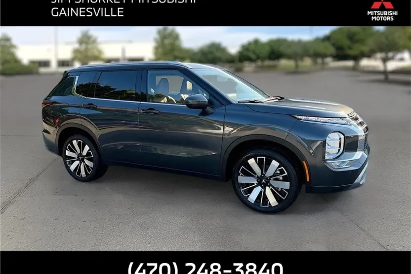 2025 Mitsubishi Outlander SEL photo 1