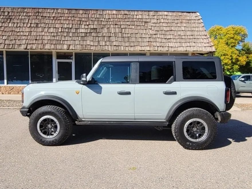 2024 Ford Bronco Badlands photo 1