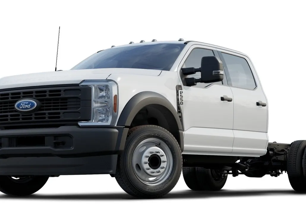 2024 Ford F-550 photo 1