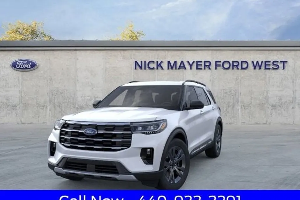 2025 Ford Explorer photo 1
