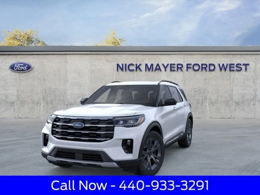 2025 Ford Explorer photo 1
