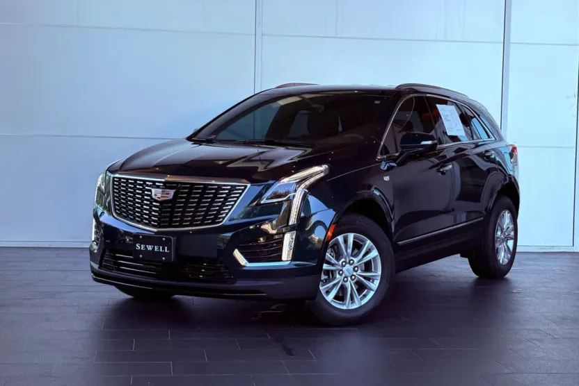 2025 Cadillac XT5 Luxury photo 1