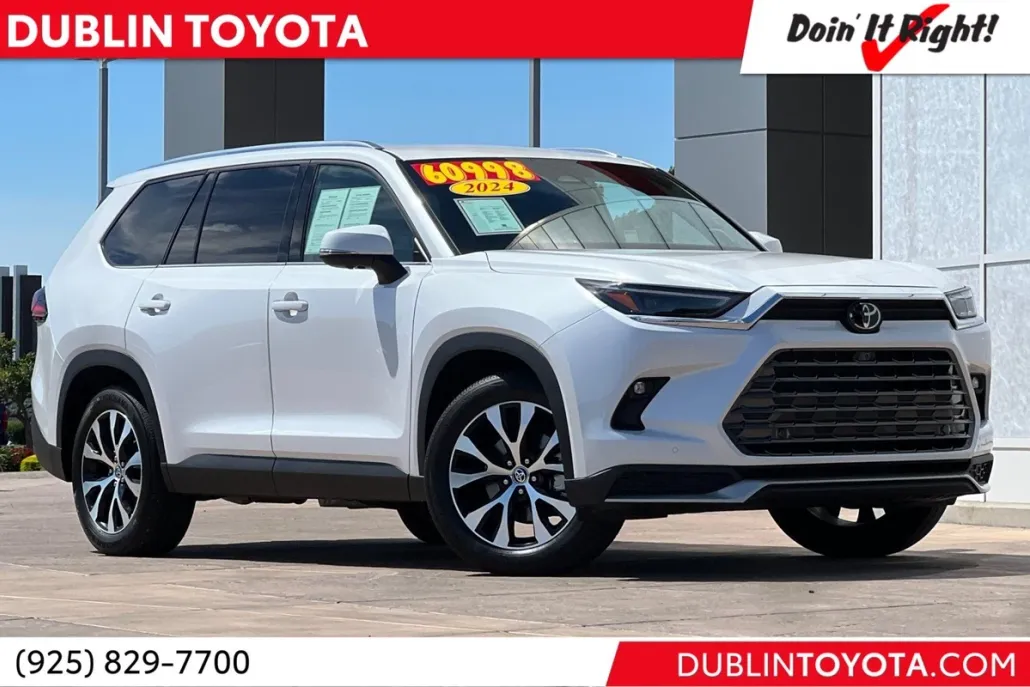 2024 Toyota Highlander Hybrid Limited photo 1
