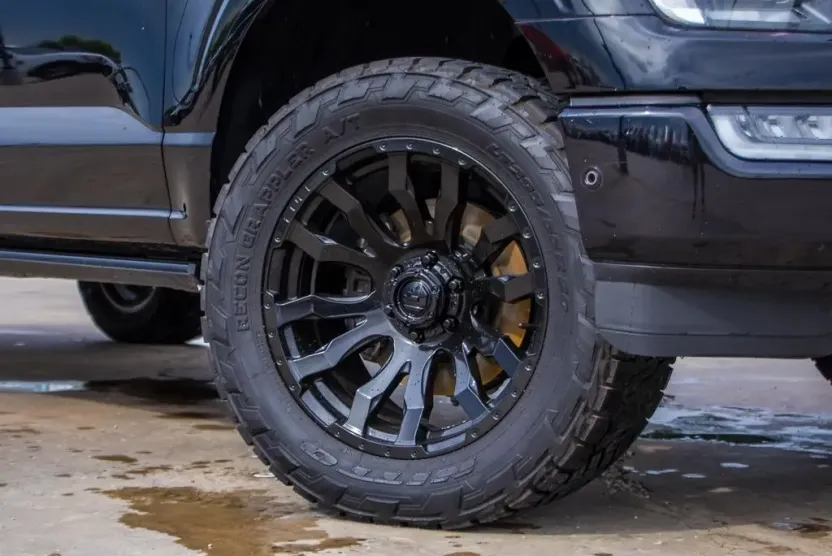 2023 Ford F-150 Platinum FX4 photo 1