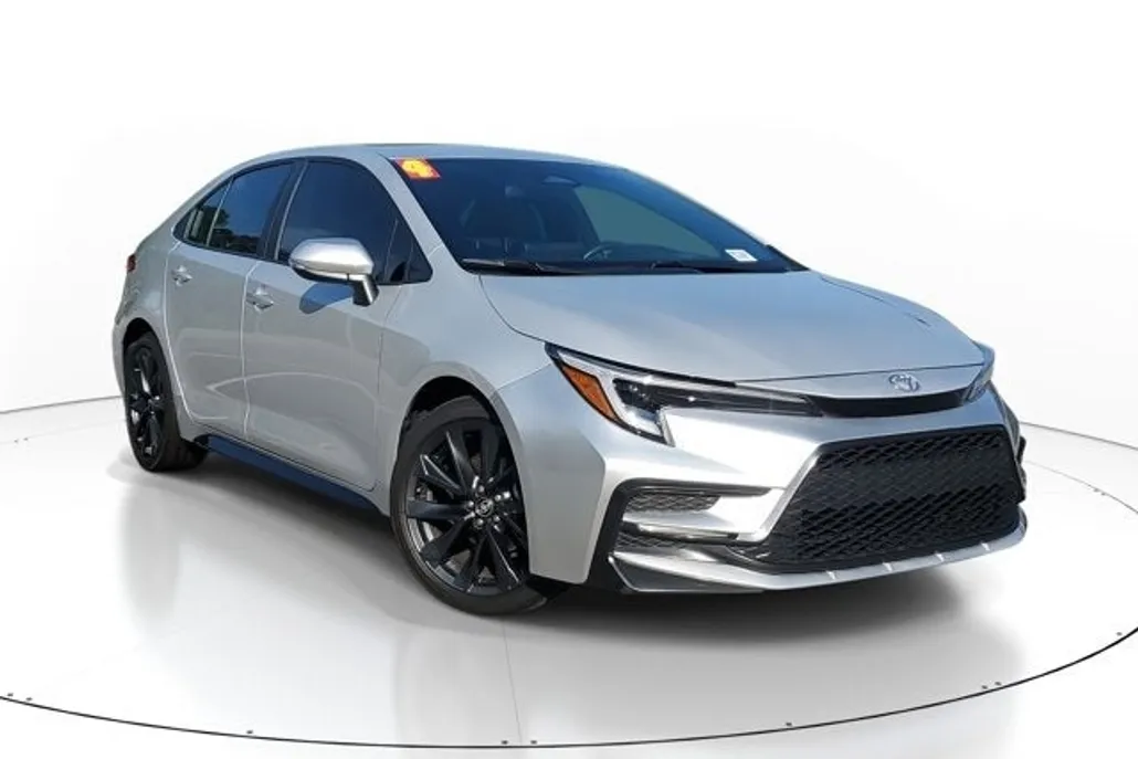 2024 Toyota Corolla SE photo 1