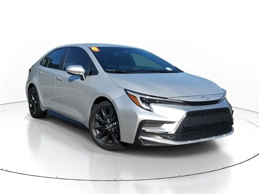 2024 Toyota Corolla SE photo 1