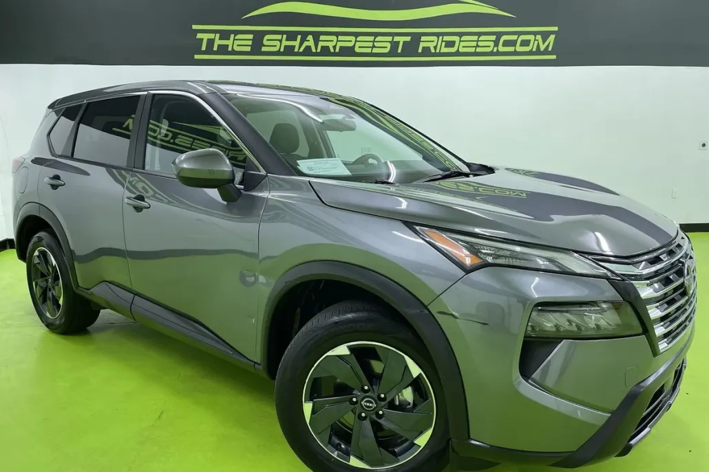 2024 Nissan Rogue SV photo 1