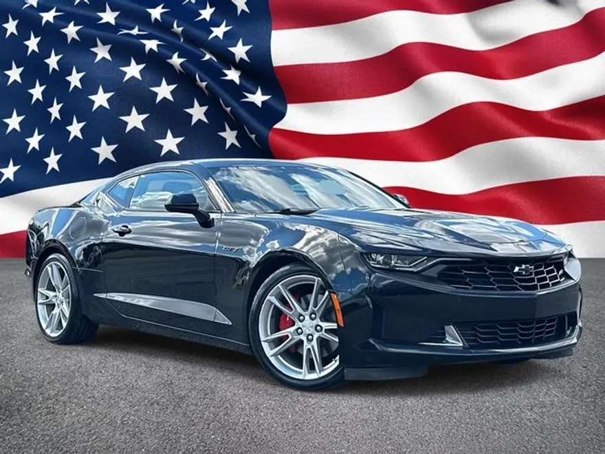 2022 Chevrolet Camaro LT1 photo 1