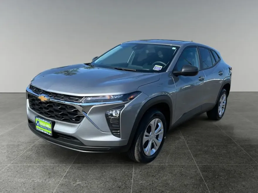 2024 Chevrolet Trax LS photo 1