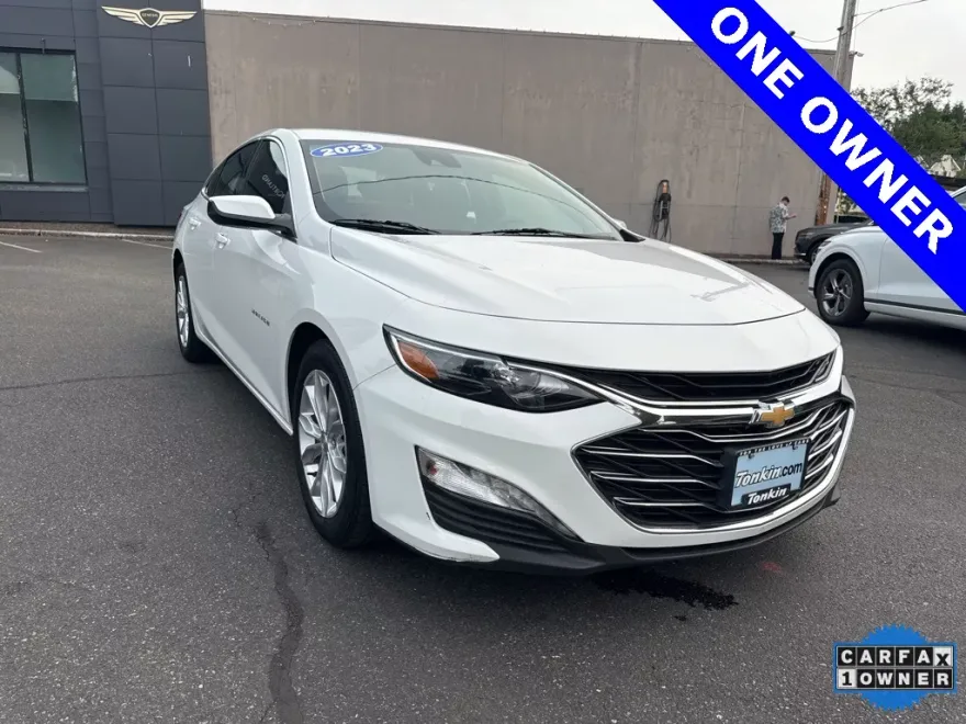 2023 Chevrolet Malibu 1LT photo 1