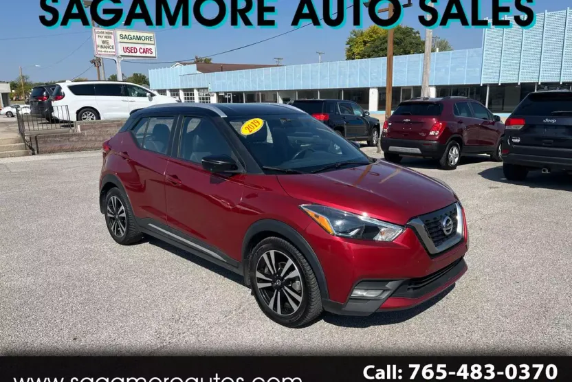 2019 Nissan Kicks SR photo 1