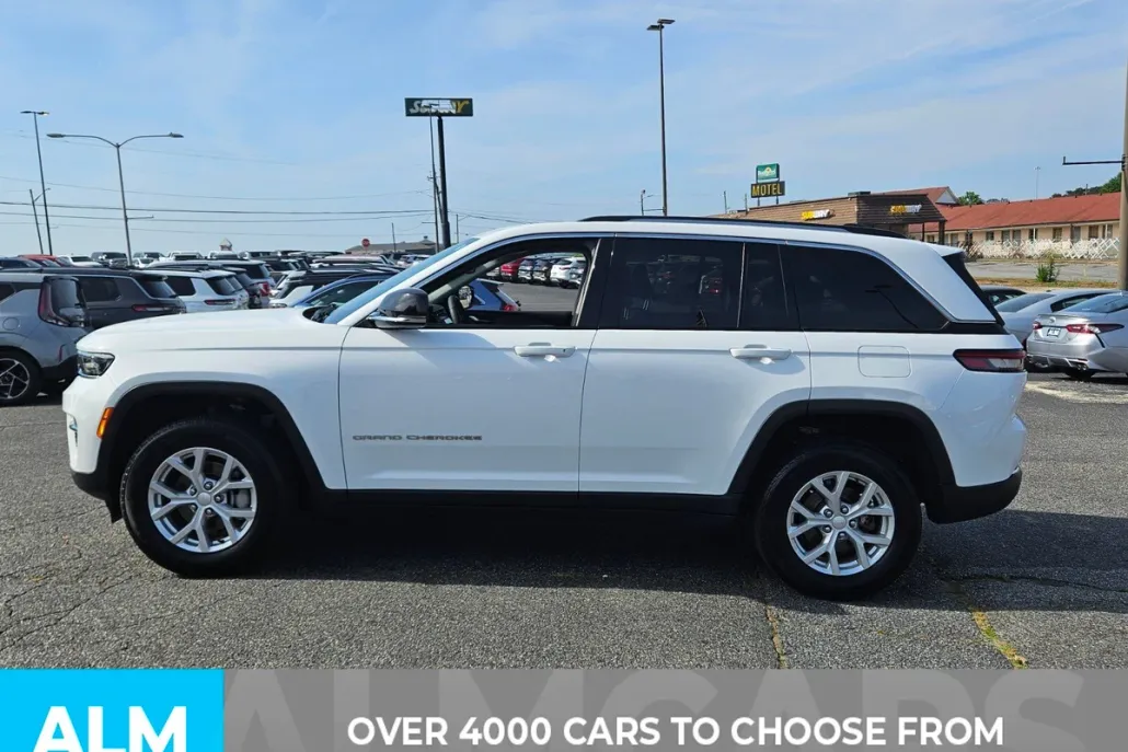 2023 Jeep Grand Cherokee Limited photo 1
