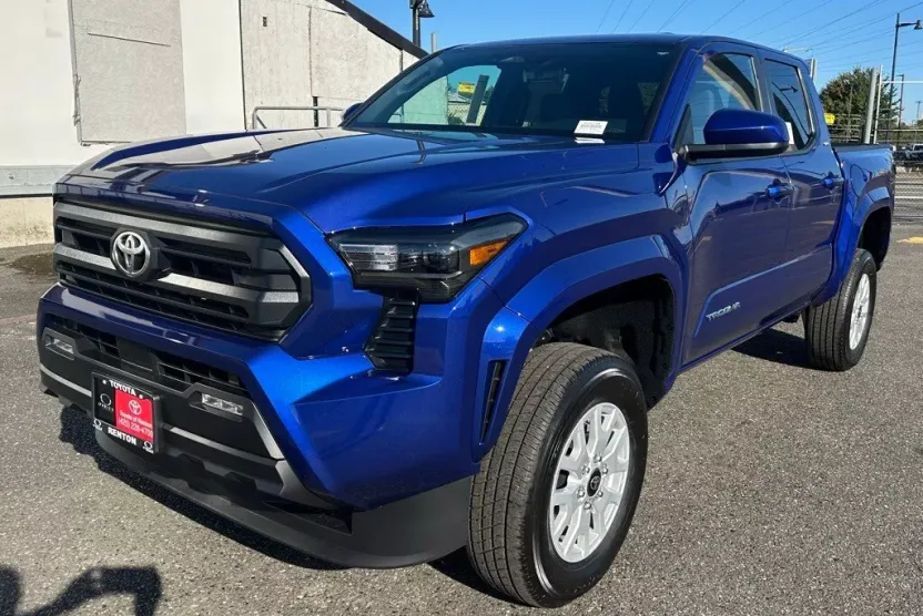 2025 Toyota Tacoma SR5 4x4 Double Cab photo 1