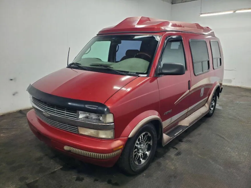 2000 Chevrolet Astro Base Cargo photo 1