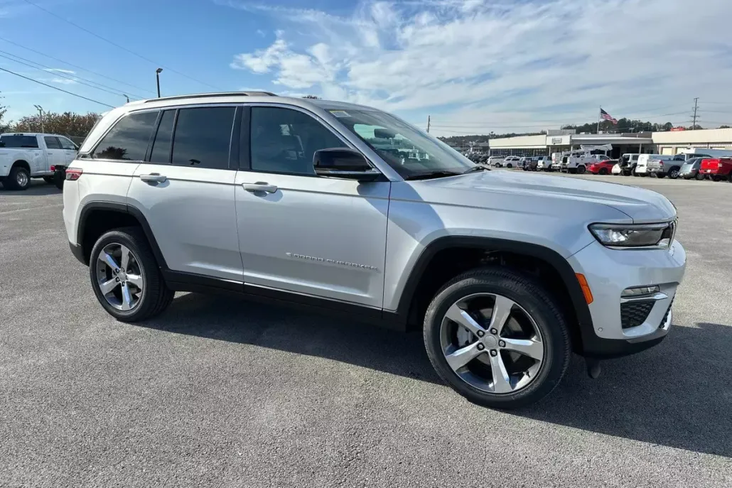 2025 Jeep Grand Cherokee Limited photo 1