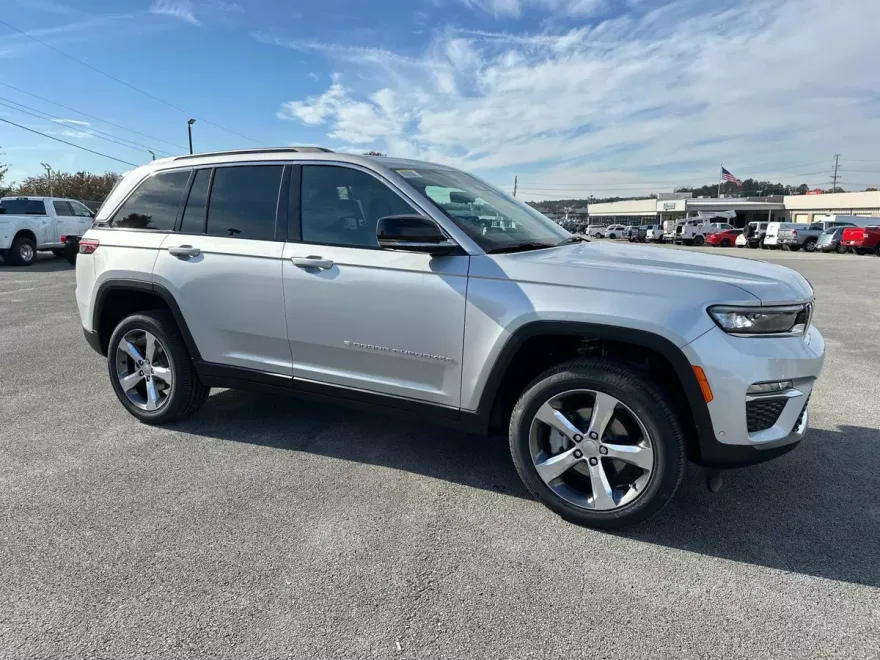 2025 Jeep Grand Cherokee Limited photo 1