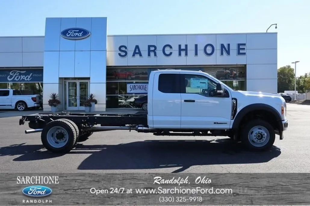 2025 Ford F-550 photo 1