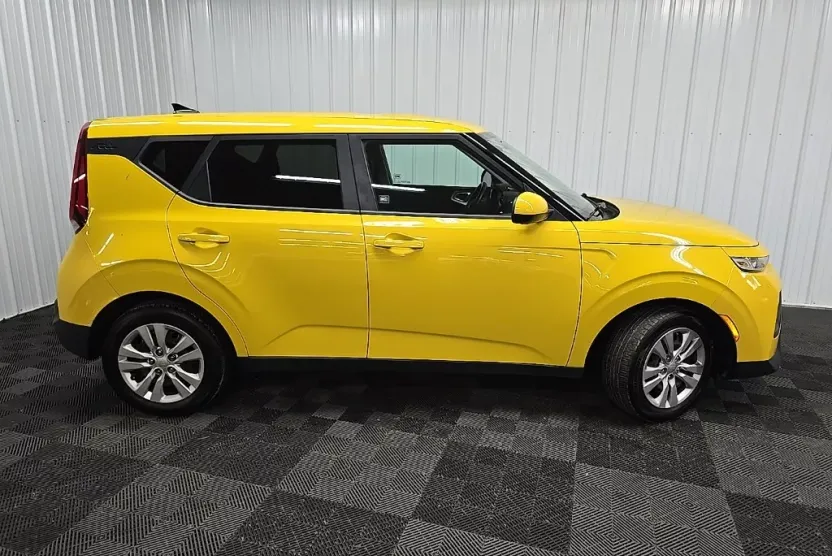2020 Kia Soul LX photo 1
