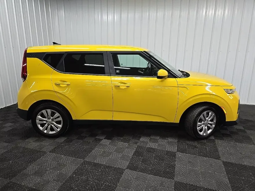 2020 Kia Soul LX photo 1
