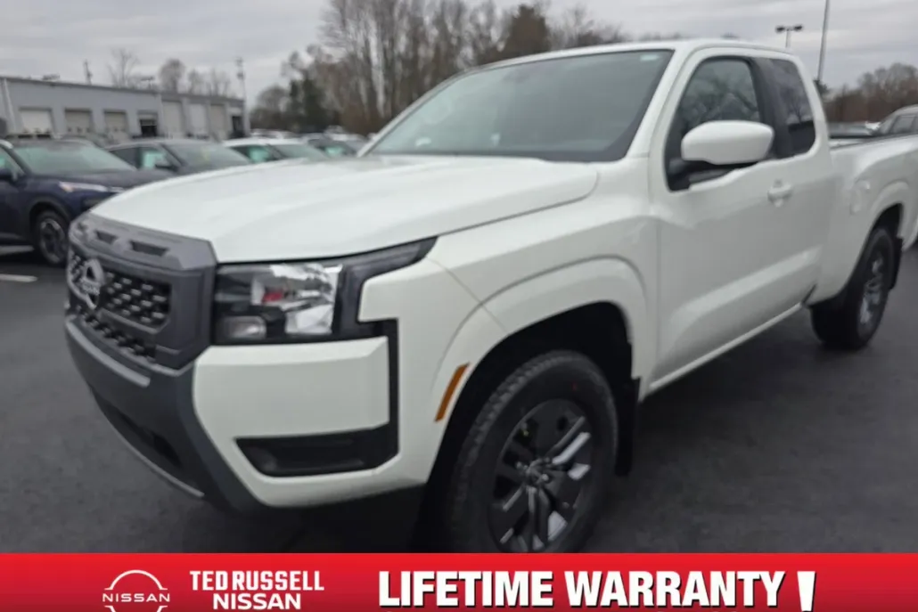 2025 Nissan Frontier SV photo 1