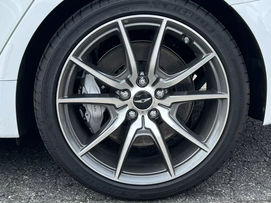 2025 Genesis G70 2.5T photo 1