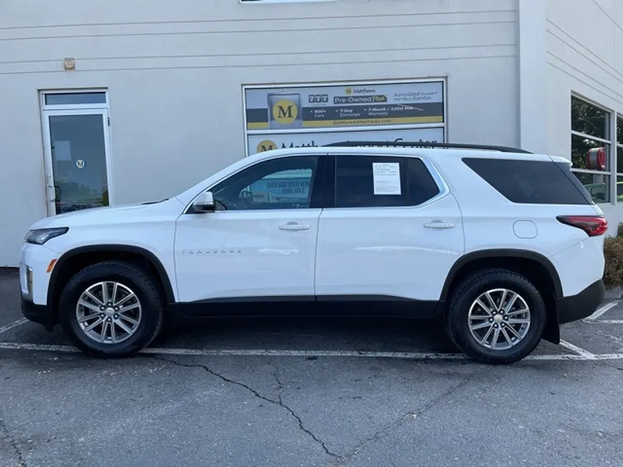 2023 Chevrolet Traverse Cloth 1LT photo 1