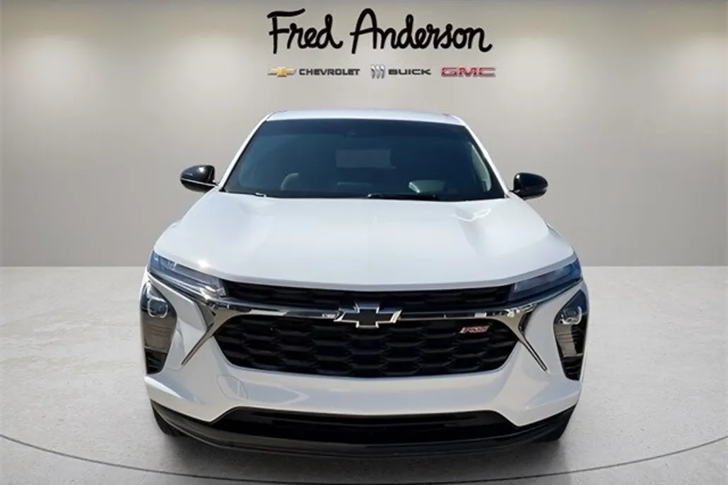 2025 Chevrolet Trax photo 1