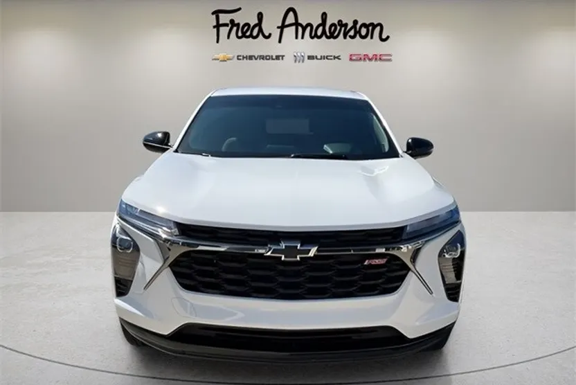 2025 Chevrolet Trax photo 1