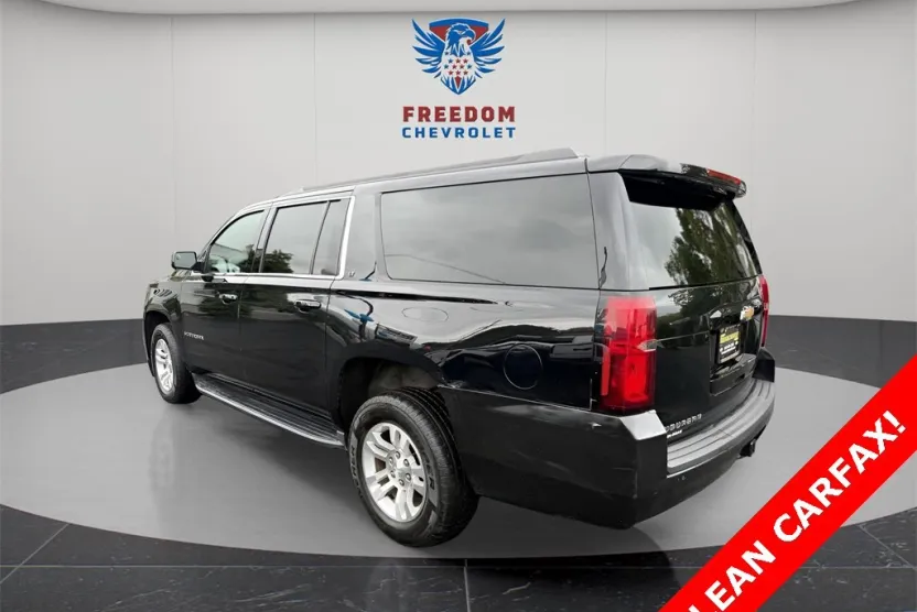 2019 Chevrolet Suburban LT photo 1