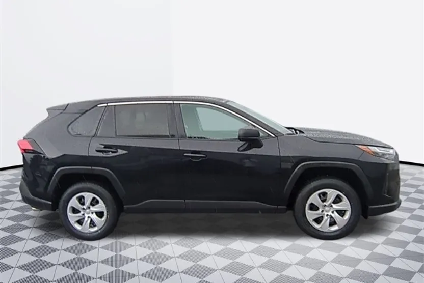 2024 Toyota RAV4 LE photo 1
