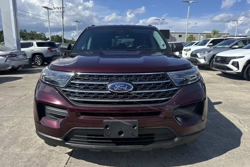 2022 Ford Explorer XLT photo 1