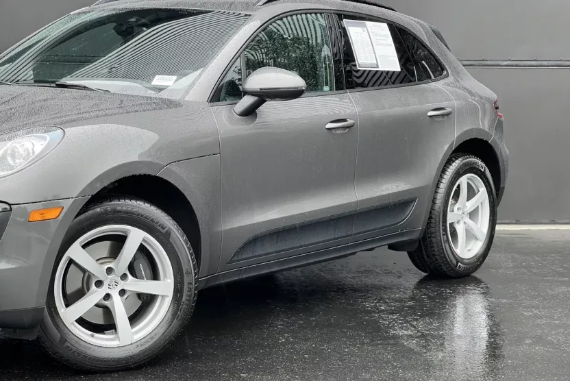 2018 Porsche Macan photo 1