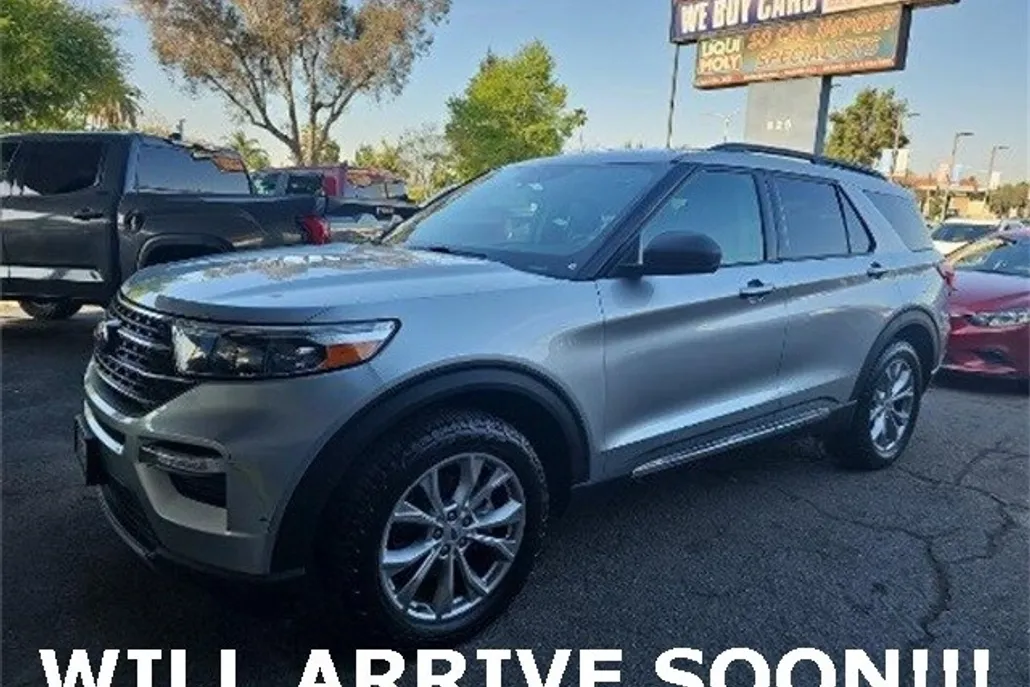2021 Ford Explorer XLT photo 1
