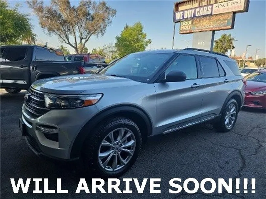 2021 Ford Explorer XLT photo 1