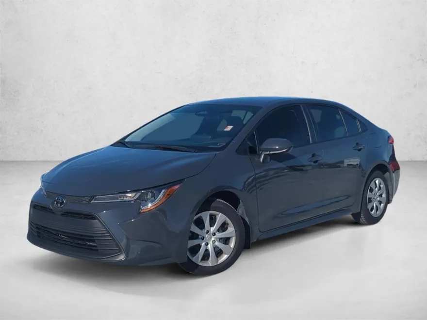 2025 Toyota Corolla LE photo 1